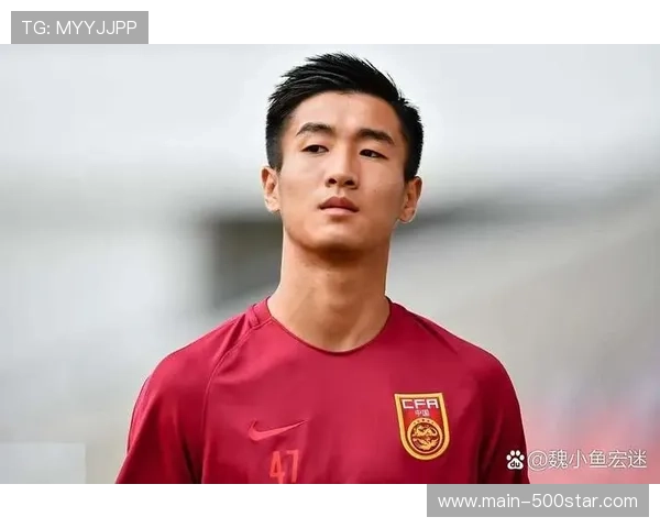 成都蓉城足球俱乐部官方宣布与球员韦世豪完成续约，其2025赛季贡献10球8助攻